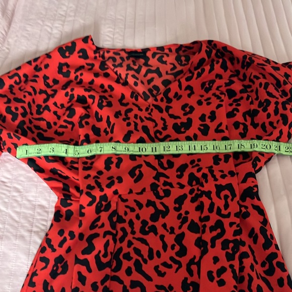 Who What Wear red and black flutter sleeve tie waist midi dress EUC runs large - Picture 8 of 9